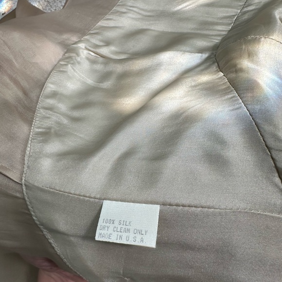 Carolina Herrera Long-Sleeve Cream Evening Gown - Picture 13 of 13